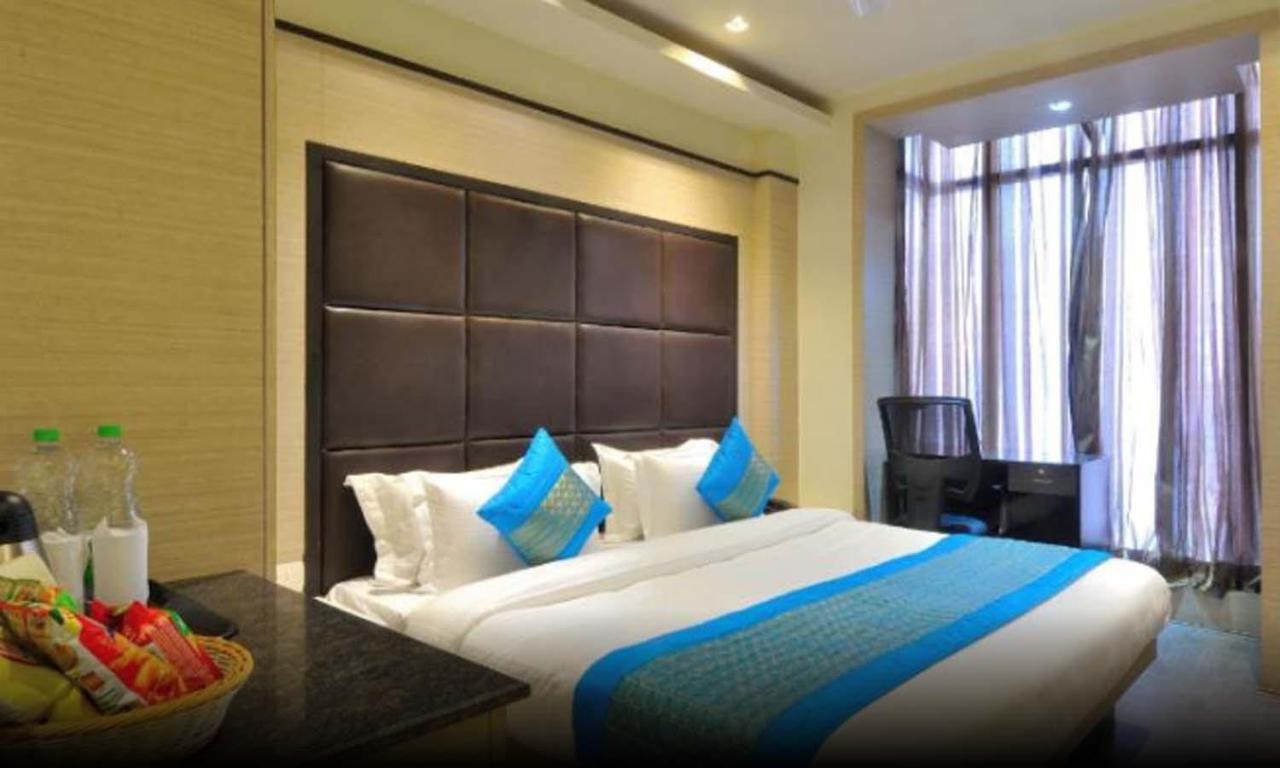 Hotel Royal Grand - Opposite Axis Bank East Patel Nagar New Delhi Exterior photo
