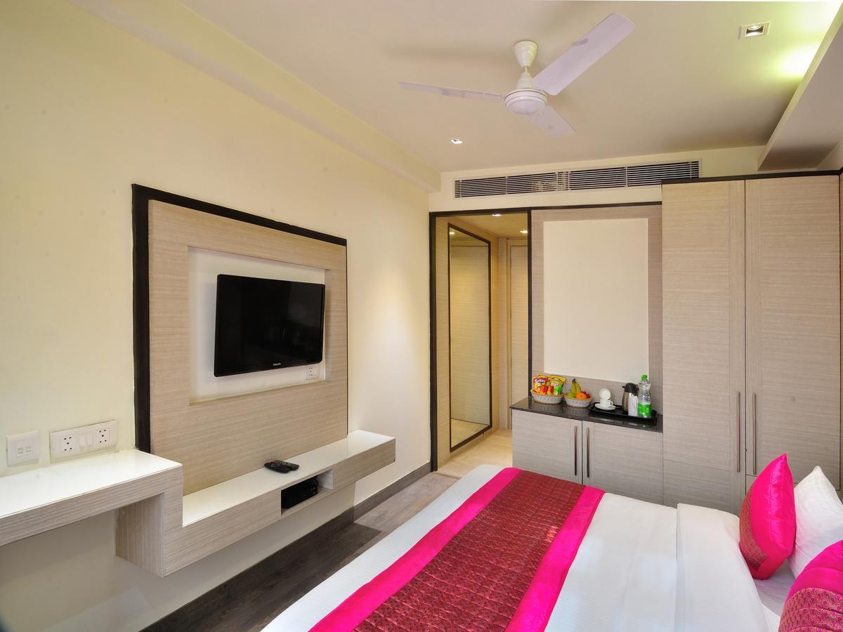 Hotel Royal Grand - Opposite Axis Bank East Patel Nagar New Delhi Exterior photo