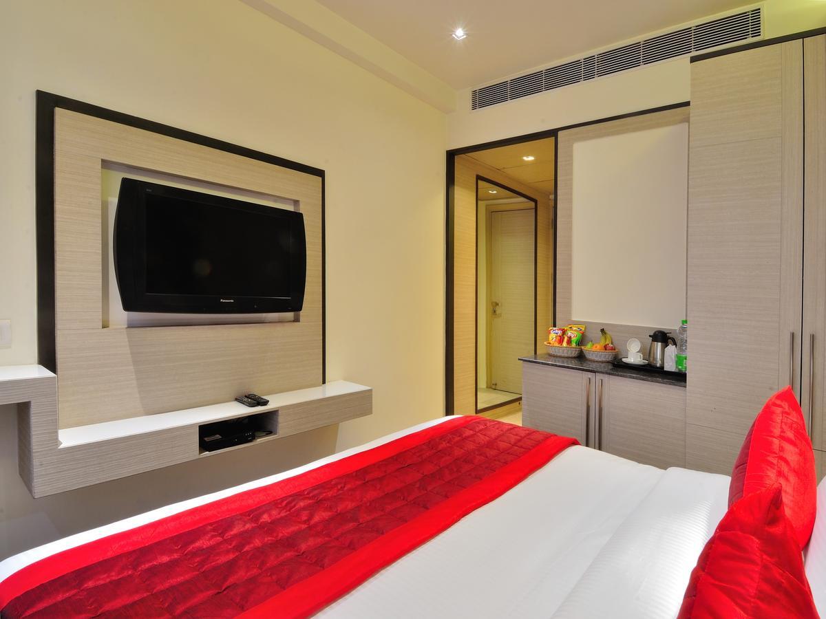 Hotel Royal Grand - Opposite Axis Bank East Patel Nagar New Delhi Exterior photo