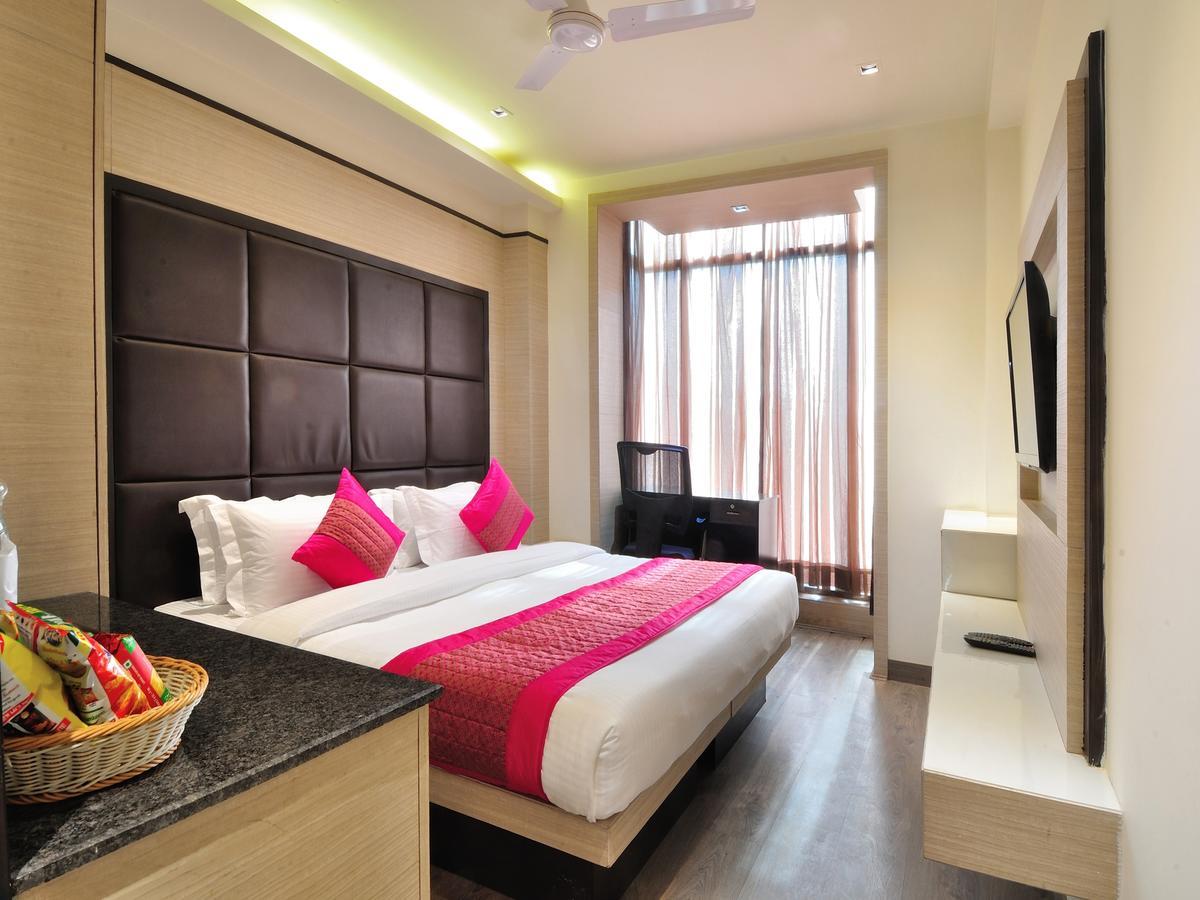 Hotel Royal Grand - Opposite Axis Bank East Patel Nagar New Delhi Exterior photo
