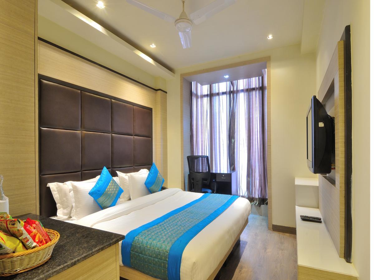 Hotel Royal Grand - Opposite Axis Bank East Patel Nagar New Delhi Exterior photo