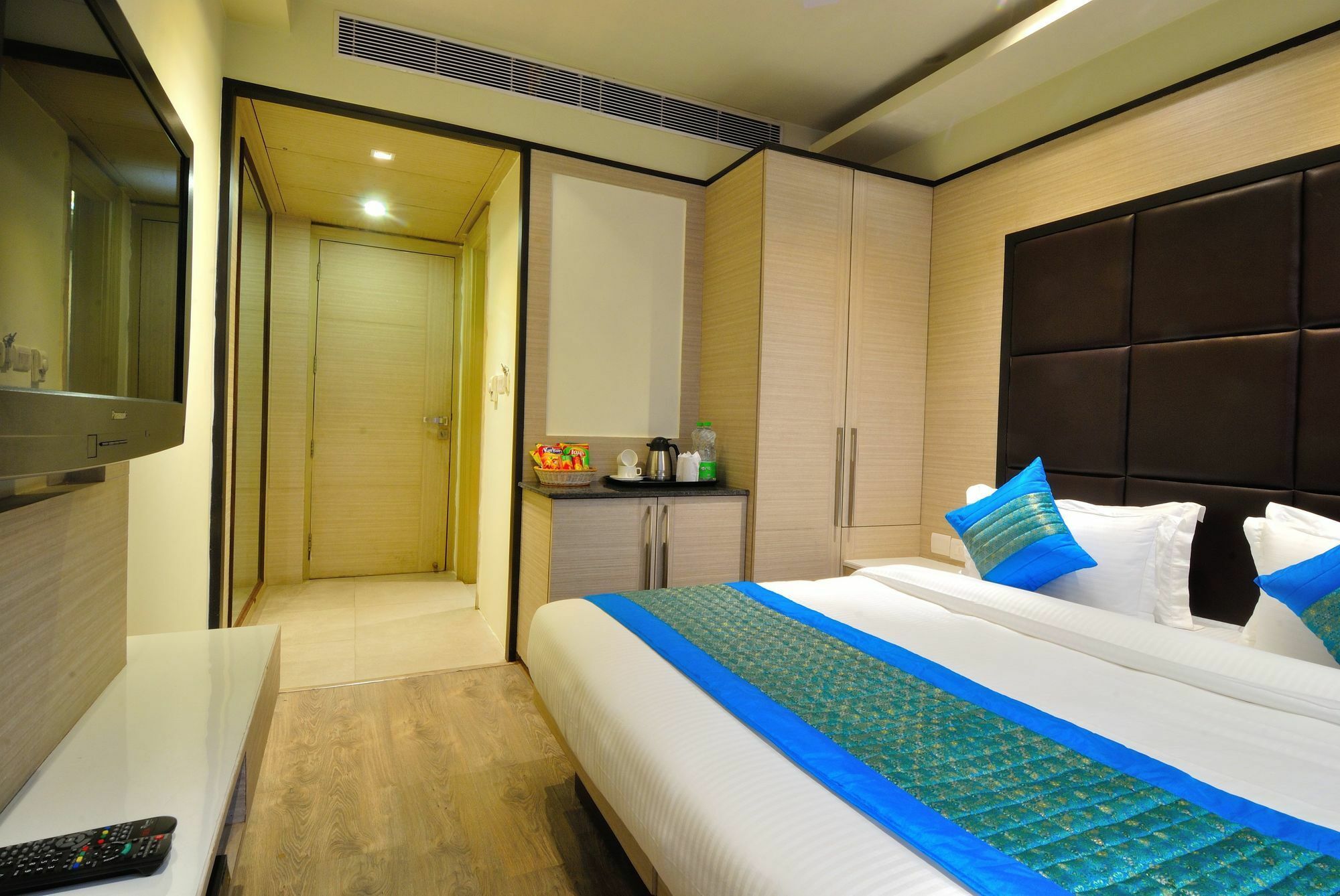 Hotel Royal Grand - Opposite Axis Bank East Patel Nagar New Delhi Exterior photo