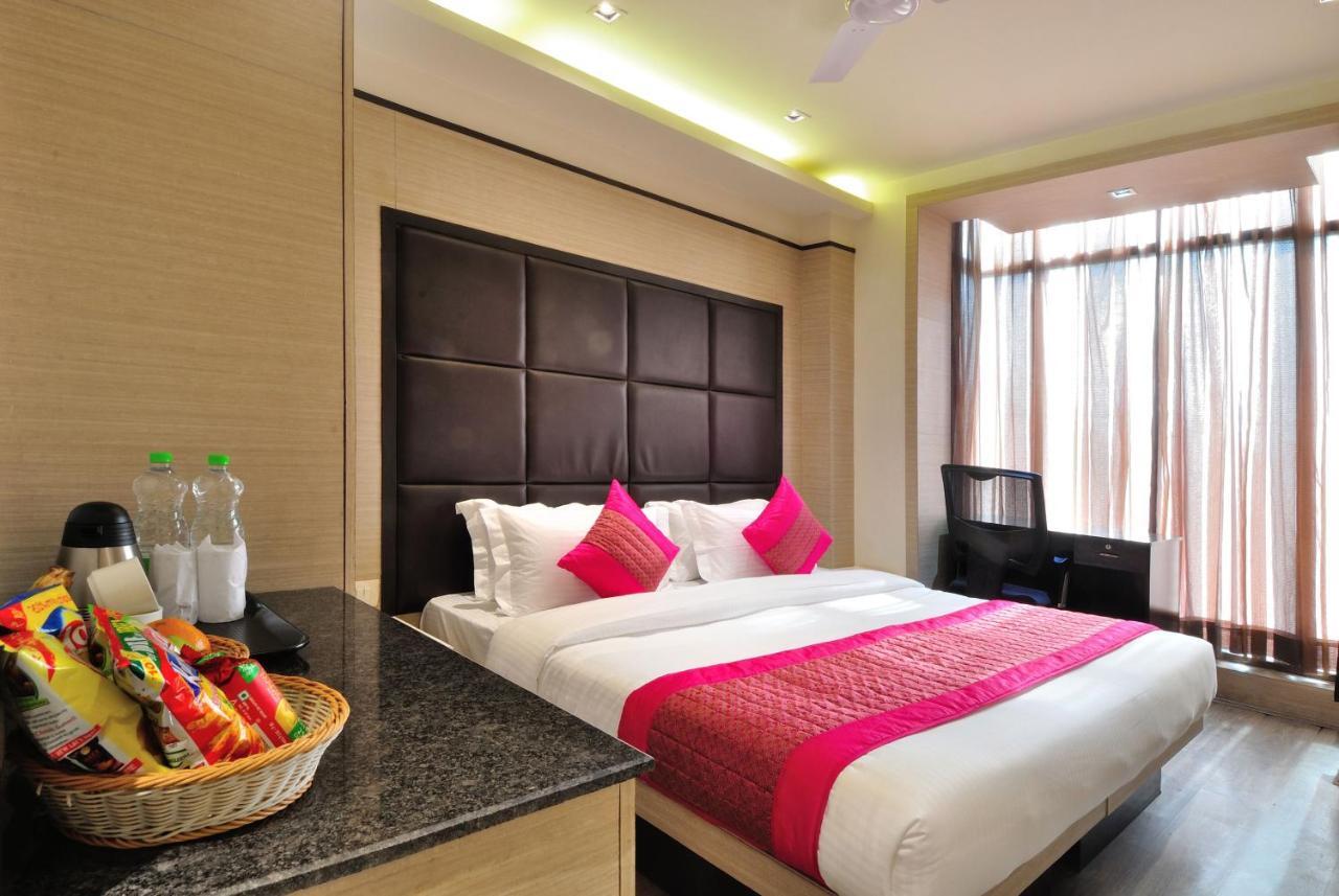 Hotel Royal Grand - Opposite Axis Bank East Patel Nagar New Delhi Exterior photo