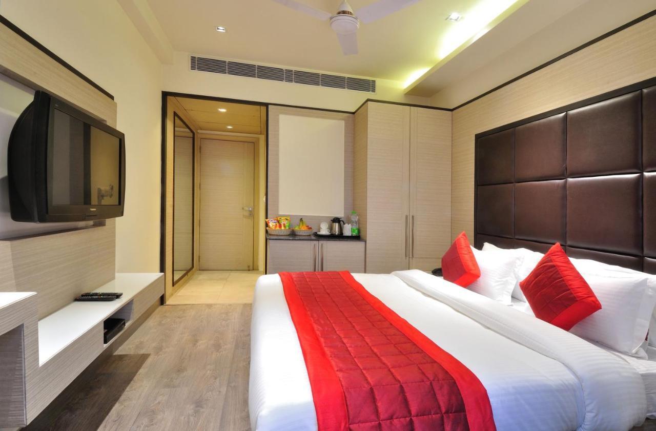 Hotel Royal Grand - Opposite Axis Bank East Patel Nagar New Delhi Exterior photo